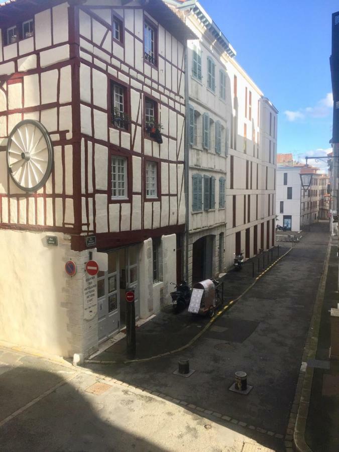 Appartement Au Coeur De Bayonne Sur Les Remparts Exterior photo